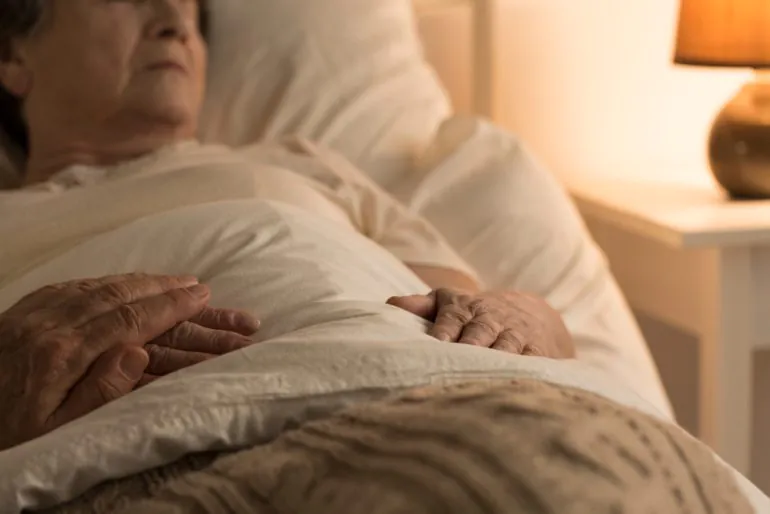 寝たきりの高齢者は透析を受けられるのか？その方法を解説します